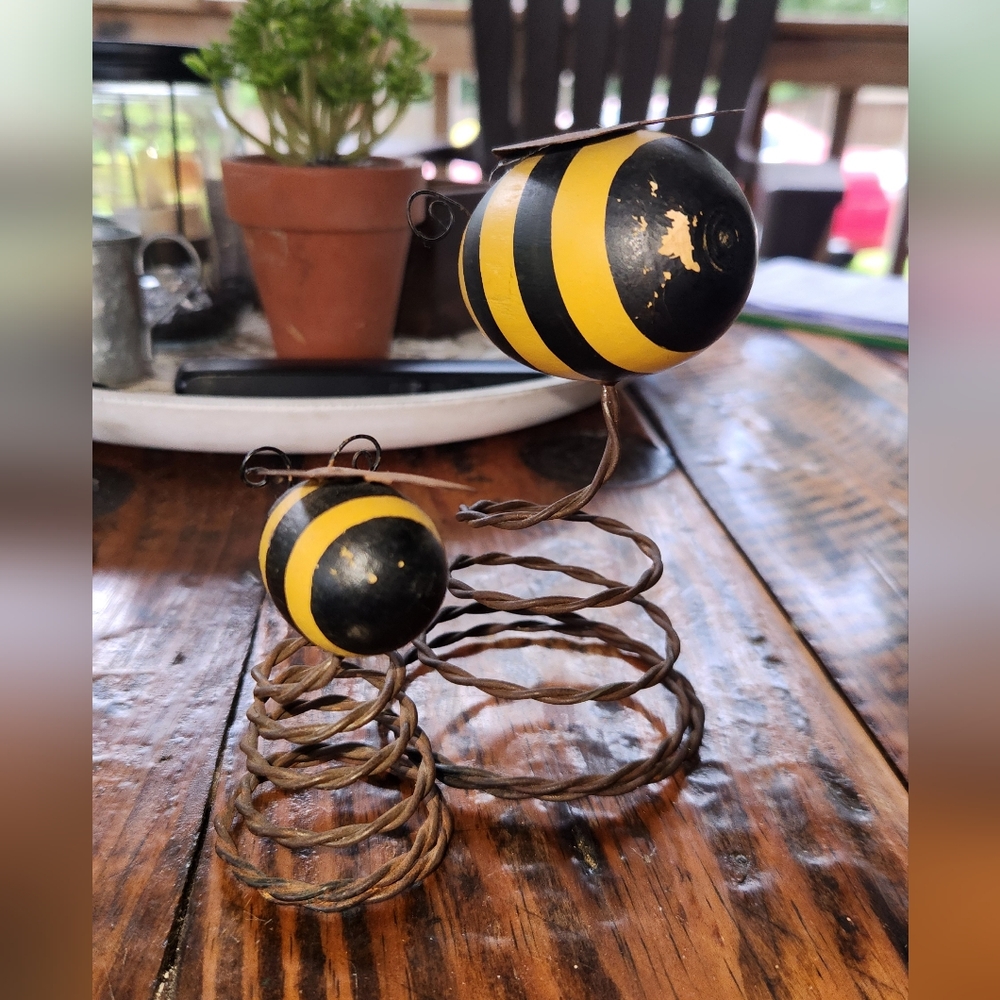 Primitive Bees - Picture 7 of 8